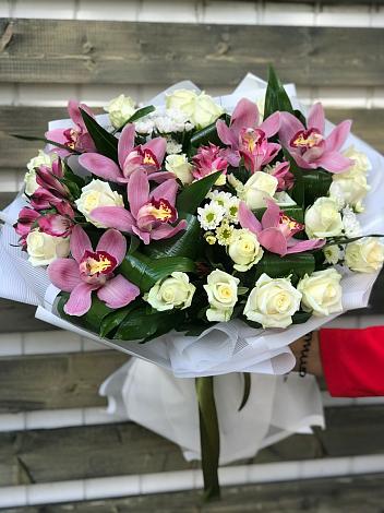 Букет цветов из: Розы и Хризантемы в Адыгейске