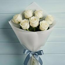 Букет 7 Белых роз Эдлесс Лав в Адыгейске