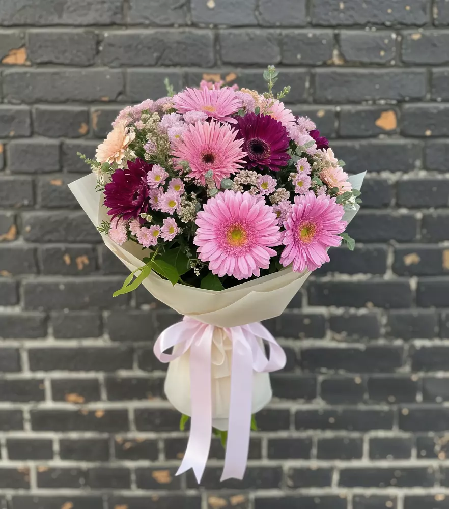 Букет цветов из: Герберы и Хризантемы в Адыгейске
