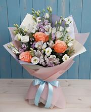 Букет цветов из:  Лизиантусы, Розы, Альстромерии и Гипсофила в Адыгейске