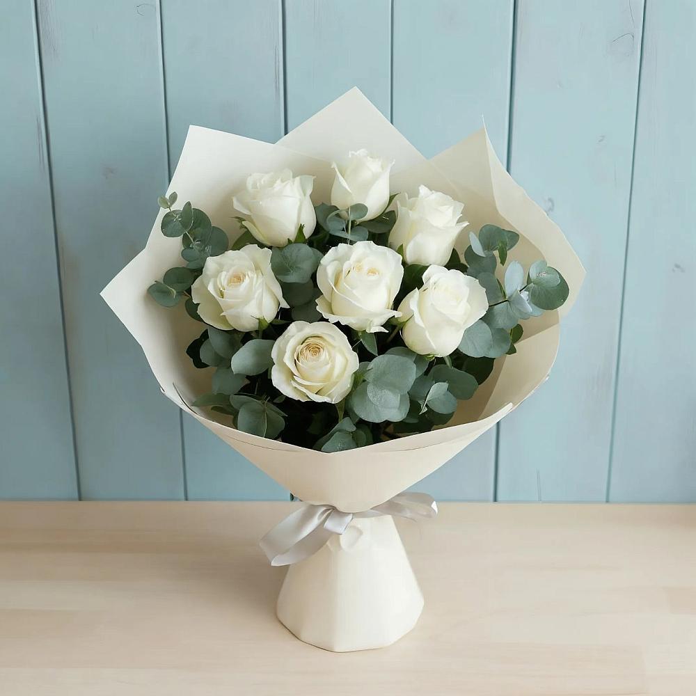 Букет Белые розы в Эвкалипте в Адыгейске