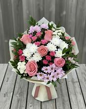Букет цветов из:  Альстромерии, Гвоздики, Розы и Хризантемы в Адыгейске