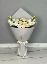 Букет цветов из:  Розы и Лизиантусы в Адыгейске